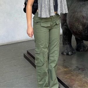 Brandy Melville Kim Cargo pants. Olive Green
